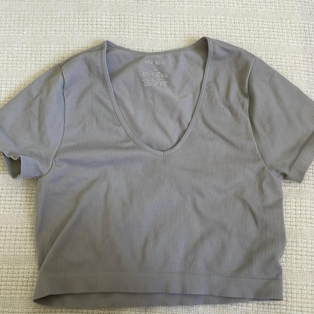 grey crop top